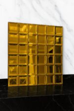 تایل آینه‌ای طرح نگینی طلایی ۳۰×۳۰ پشت چسبدار