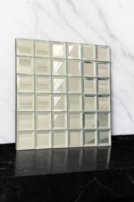 تایل آینه‌ای طرح نگینی سیلور ۳۰×۳۰ پشت چسبدار